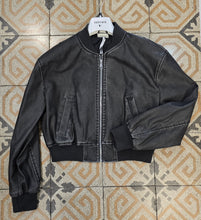 Carica l'immagine nel visualizzatore di Gallery, Bomber Ecopelle Effetto Maltinto Corto Vita