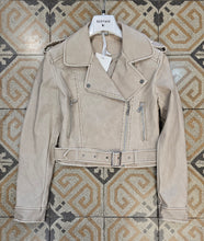 Carica l'immagine nel visualizzatore di Gallery, Chiodo Corto Ecopelle Effetto Maltinto