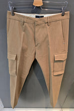 Carica l'immagine nel visualizzatore di Gallery, Pantalone Cargo Camel