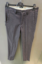 Carica l'immagine nel visualizzatore di Gallery, Pantalone Gessato Blu Scuro Chinos Gamba Stretta Taglia 44