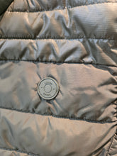 Carica l'immagine nel visualizzatore di Gallery, Smanicato Imbottito Verde Militare