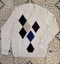 Carica l'immagine nel visualizzatore di Gallery, Maglia Paricollo Viscosa Rombi Colorati Base Beige