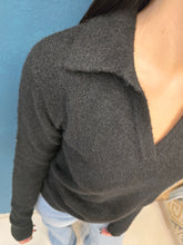 Carica l'immagine nel visualizzatore di Gallery, Maglia Colletto Scollo V Misto Lana Nero
