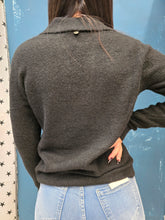 Carica l'immagine nel visualizzatore di Gallery, Maglia Colletto Scollo V Misto Lana Nero
