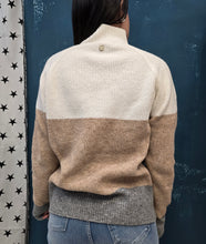 Carica l'immagine nel visualizzatore di Gallery, Maglia Dolcevita Righe Grandi Panna Grigio Cammello