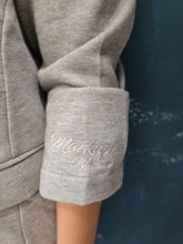 Carica l'immagine nel visualizzatore di Gallery, Giacca Felpa Avvitato Spilla Strass