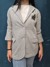 Carica l'immagine nel visualizzatore di Gallery, Giacca Felpa Avvitato Spilla Strass