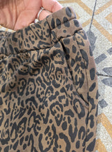 Carica l'immagine nel visualizzatore di Gallery, Pantalone Felpa Wide Leg Animalier Elastico Vita
