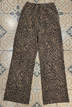Carica l'immagine nel visualizzatore di Gallery, Pantalone Felpa Wide Leg Animalier Elastico Vita