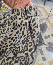 Carica l'immagine nel visualizzatore di Gallery, Pantalone Felpa Wide Leg Animalier Elastico Vita