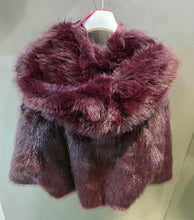 Carica l'immagine nel visualizzatore di Gallery, Pelliccia Ecologica Media Cappuccio Gancio Taglia Unica