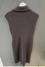 Carica l'immagine nel visualizzatore di Gallery, Abito Neoprene Elasticizzato Cioccolato Bottoni Dorati