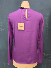 Carica l'immagine nel visualizzatore di Gallery, Blusa Viscosa Viola Manica Svasata Taglia 42