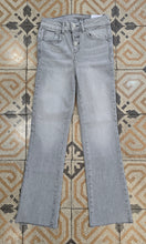Carica l'immagine nel visualizzatore di Gallery, Jeans Elasticizzato Bot Cut Orlo Tagliato Grigio