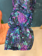 Carica l'immagine nel visualizzatore di Gallery, Blusa Fantasia Scollo V Taglia 42