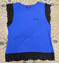 Carica l'immagine nel visualizzatore di Gallery, T-Shirt Paricollo Cotone Bluette Inserti Pizzo