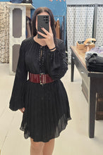 Carica l'immagine nel visualizzatore di Gallery, Abito Crepe Nero Plissettato Legato Collo Sottoveste