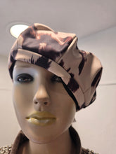 Carica l'immagine nel visualizzatore di Gallery, Cappello Tessuto Basco Animalier