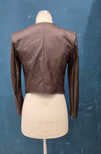 Carica l'immagine nel visualizzatore di Gallery, Chiodo Corto Ecopelle Marrone