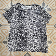 Carica l'immagine nel visualizzatore di Gallery, T-Shirt Raso Viscosa Elasticizzato Animalier