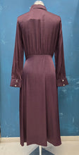 Carica l'immagine nel visualizzatore di Gallery, Abito Lungo Raso Chemisier Melanzana Bottoni Dorati