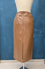 Carica l'immagine nel visualizzatore di Gallery, Gonna Ecopelle Longuette Spacco Dietro