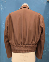 Carica l'immagine nel visualizzatore di Gallery, Giacca Bomber Spilla Oro Spalline Imbottite Oversize