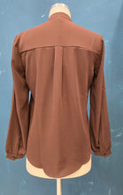 Carica l'immagine nel visualizzatore di Gallery, Camicia Crepe Serafino Svasata Beige