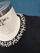Carica l'immagine nel visualizzatore di Gallery, Gilet Paricollo Maglia Perle Strass Collo