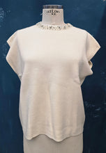 Carica l'immagine nel visualizzatore di Gallery, Gilet Paricollo Maglia Perle Strass Collo