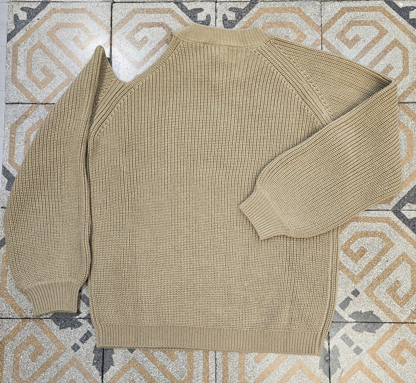 Maglia Coste Inglesi Scollo Spalla Bottone Gioiello Cammello