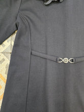 Carica l'immagine nel visualizzatore di Gallery, Abito Punto Milano Spilla Fiore Paricollo