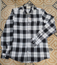 Carica l'immagine nel visualizzatore di Gallery, Camicia Flanella Quadrettoni Tasche Bianco Nero