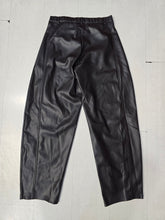 Carica l'immagine nel visualizzatore di Gallery, Pantalone Ecopelle Ovetto