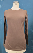 Carica l'immagine nel visualizzatore di Gallery, T-Shirt Cotone Paricollo Appoggiata