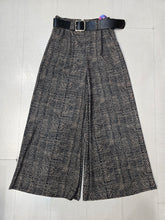 Carica l'immagine nel visualizzatore di Gallery, Pantalone Spigato Elasticizzato Taglia Unica