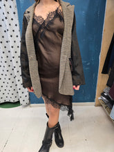 Carica l'immagine nel visualizzatore di Gallery, Abito Sottoveste Raso Inserti Pizzo Asimmetrico