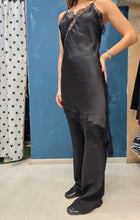 Carica l'immagine nel visualizzatore di Gallery, Abito Sottoveste Raso Inserti Pizzo Asimmetrico