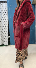 Carica l'immagine nel visualizzatore di Gallery, Cappotto Lungo Ecopelliccia Cappuccio Cintura