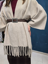 Carica l'immagine nel visualizzatore di Gallery, Cappa Viscosa Pesante Frange