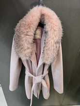Carica l'immagine nel visualizzatore di Gallery, Cappotto 3/4 Panno Cappuccio Pelliccia Rosa