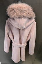 Carica l'immagine nel visualizzatore di Gallery, Cappotto 3/4 Panno Cappuccio Pelliccia Rosa