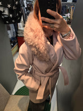 Carica l'immagine nel visualizzatore di Gallery, Cappotto 3/4 Panno Cappuccio Pelliccia Rosa