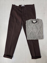 Carica l'immagine nel visualizzatore di Gallery, Pantalone Chinos Cotone Regular Fit Nero