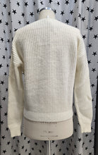 Carica l'immagine nel visualizzatore di Gallery, Maglia Incrociata a Coste Geometrica