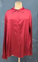 Carica l'immagine nel visualizzatore di Gallery, Camicia Curvy Raso Elasticizzato