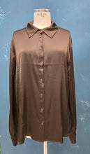 Carica l'immagine nel visualizzatore di Gallery, Camicia Curvy Raso Elasticizzato