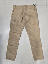 Carica l'immagine nel visualizzatore di Gallery, Pantalone Cargo Velluto Millerighe Beige