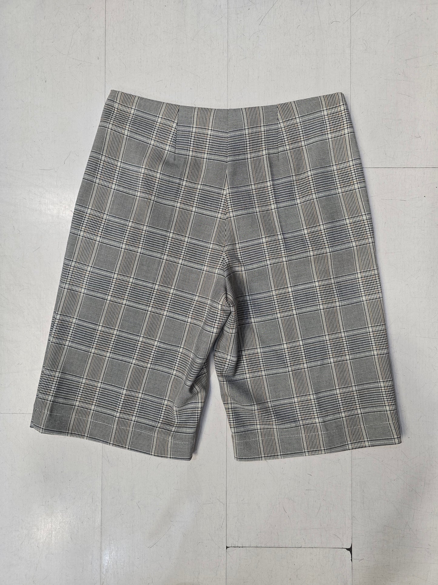 Bermuda Donna Check