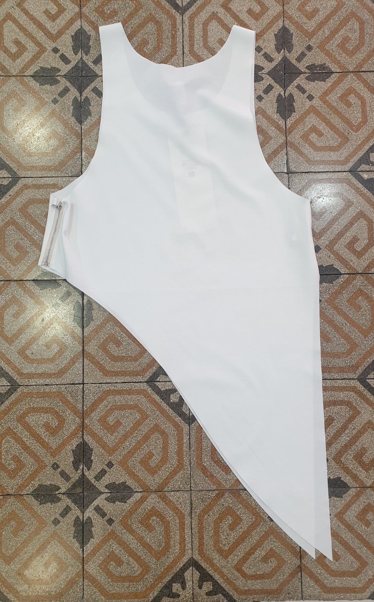 Canotta Asimmetrica